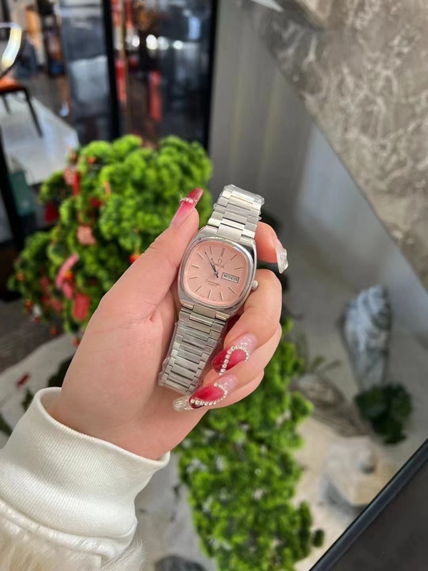 オメガ時計全体デザイン